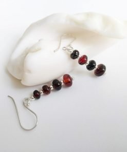 Alternative view of Aretes esferas de ámbar rojo