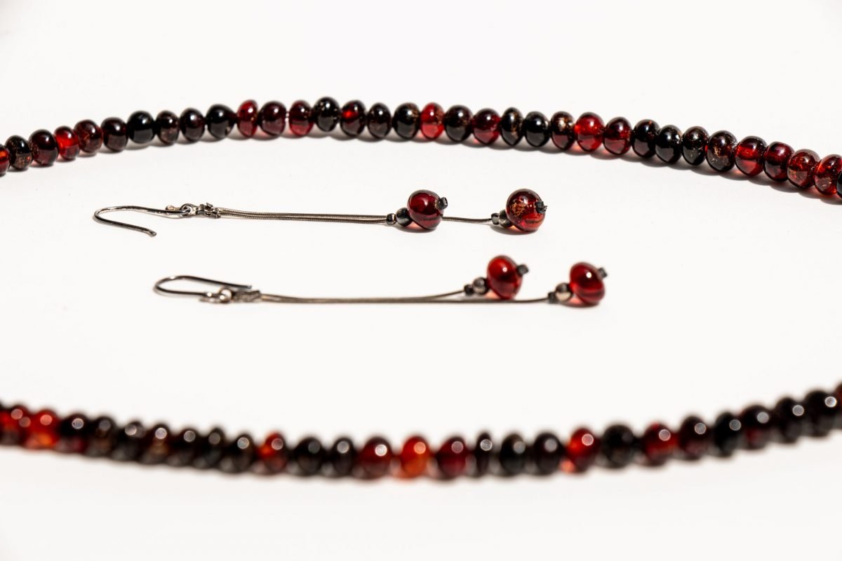 Collar y par de aretes de ámbar rojo - Imagen 3