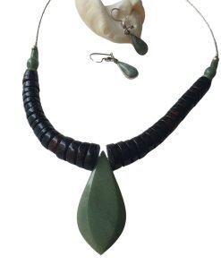 Juego de collar y aretes ámbar rojo y jade