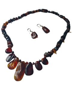 Alternative view of Collar y aretes de ámbar rojo