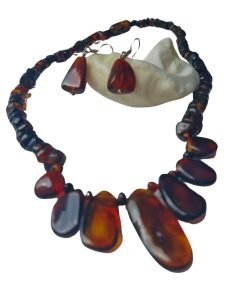 Collar y aretes de ámbar rojo