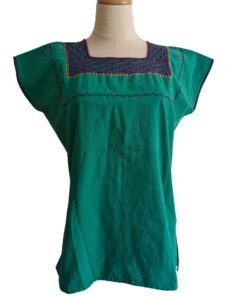 Blusa bordada a mano manga corta. Talla 32-34 (Mediana)